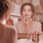quelle couleur de rouge à lèvres pour peau claire femme applique nude