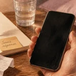 Il ne repond pas a mon message : téléphone silencieux, dignité préservée