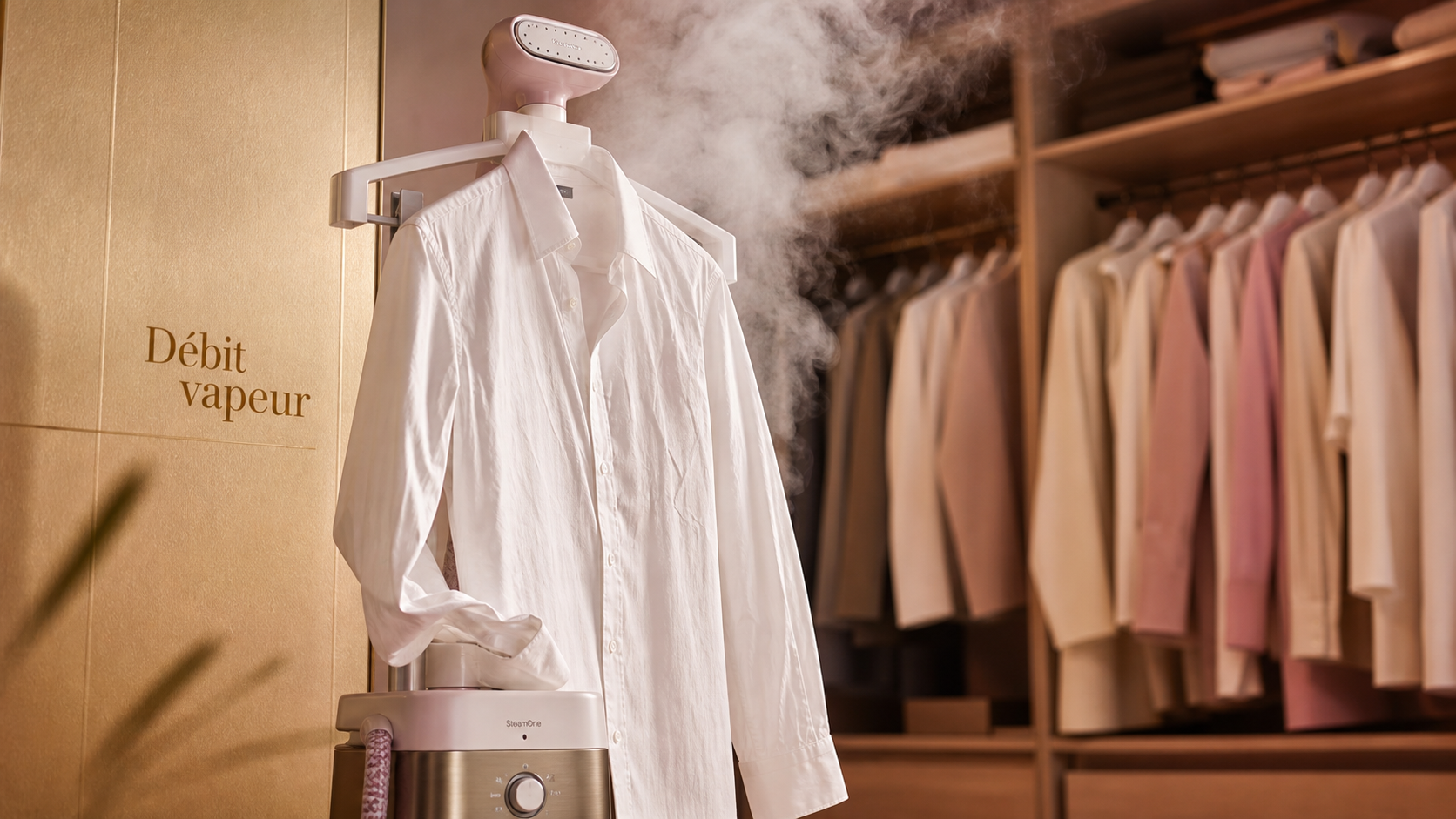 Quel defroisseur choisir : défroisseur vapeur vertical
